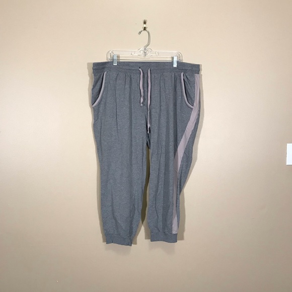 torrid | Pants u0026 Jumpsuits | Torrid Grey And Pink Loungewear Capris |  Poshmark